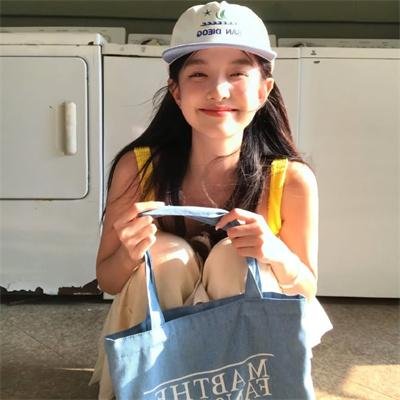 左边最后那栋房子